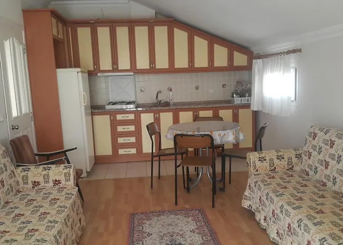 Cicek Hotel & Apartments